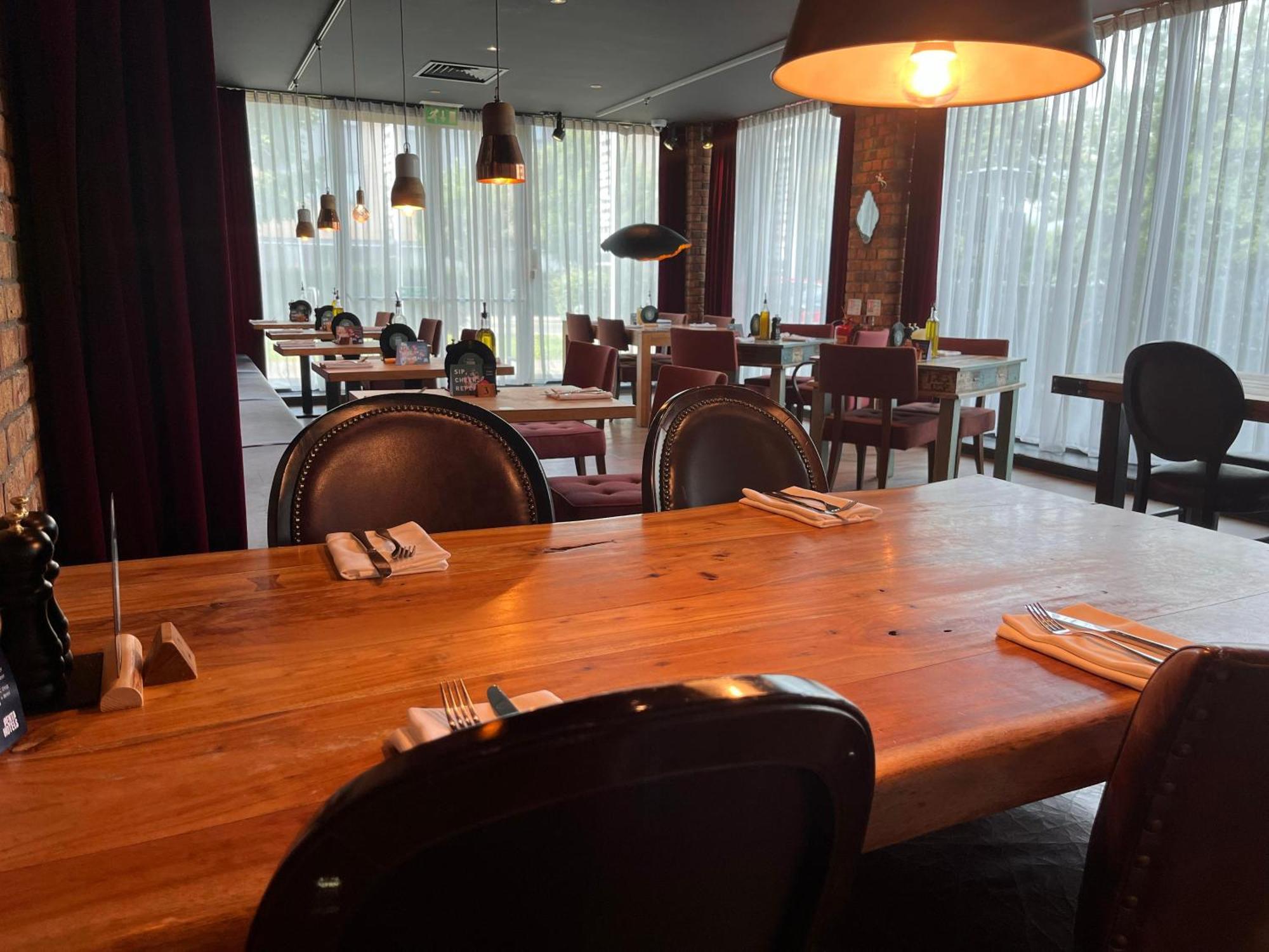 pentahotel Derby Buitenkant foto
